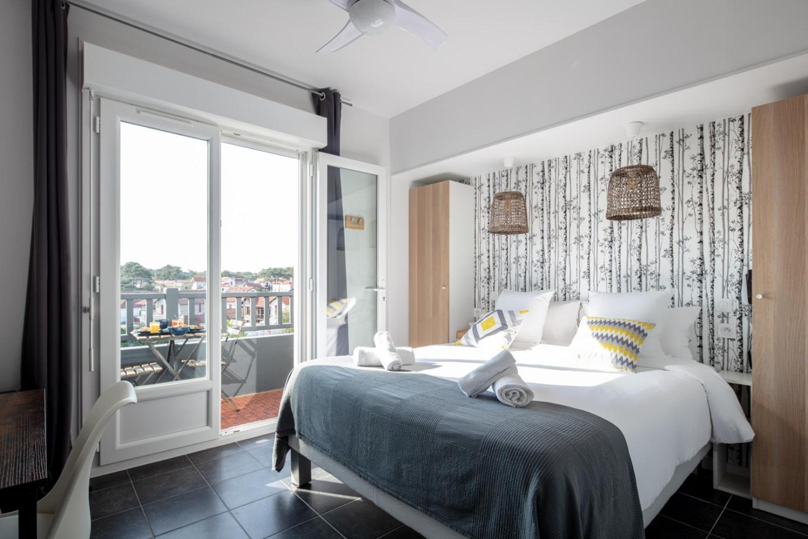 Hotel La Baine カップブルトン エクステリア 写真