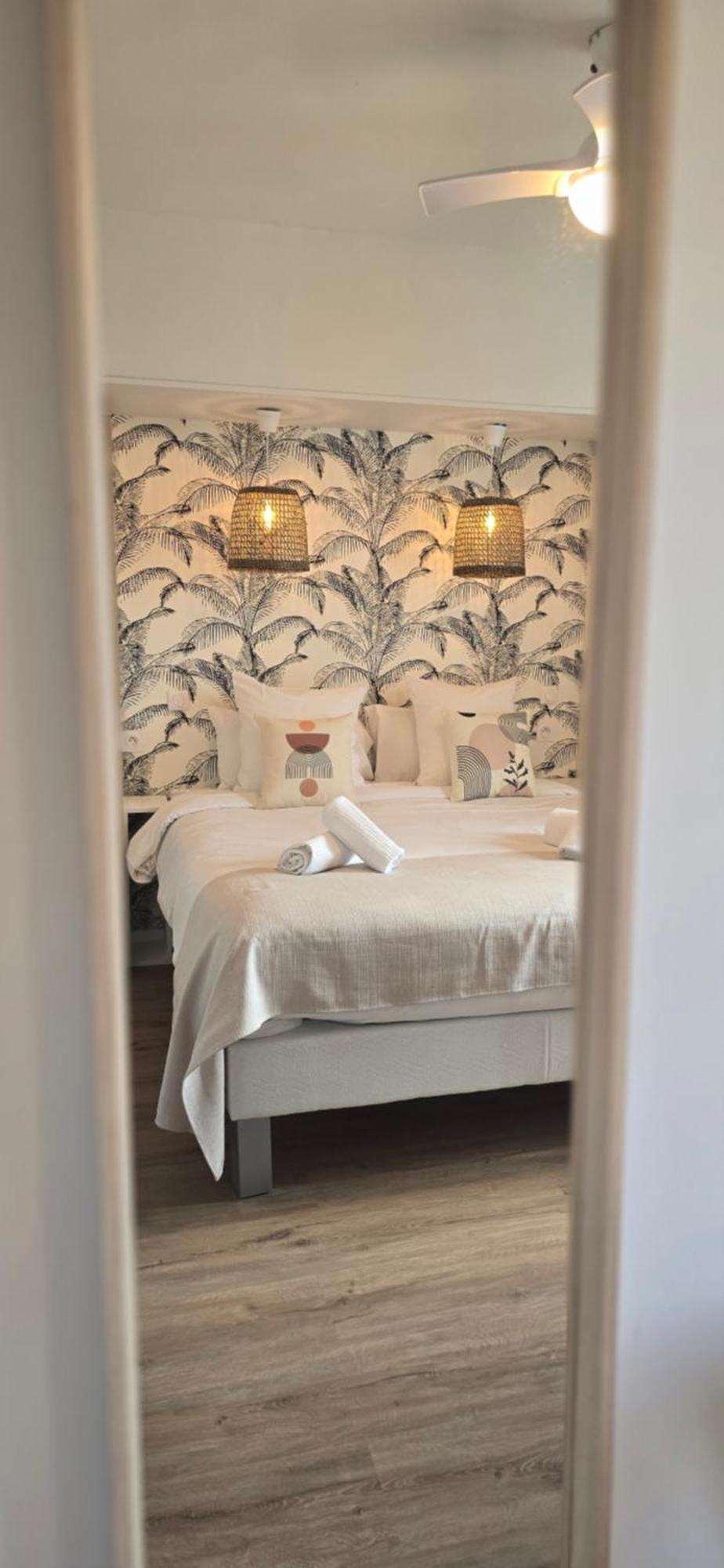 Hotel La Baine カップブルトン エクステリア 写真