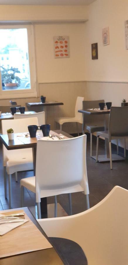 Hotel La Baine カップブルトン エクステリア 写真
